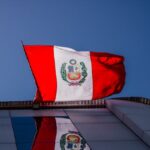 Carlos Álvarez sorprende en la recta final de las elecciones en Perú